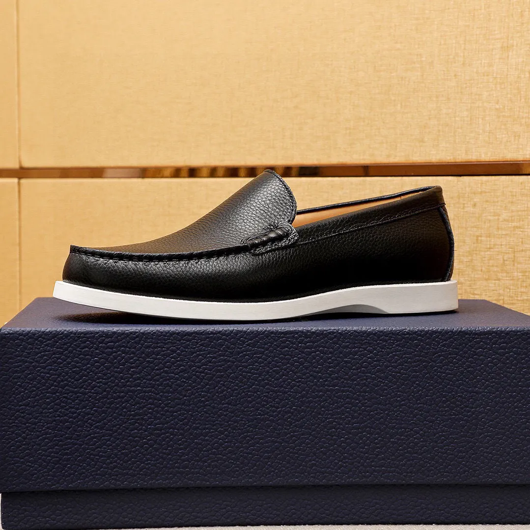 Men's shoes 💰460 💐 Product trademark: Dior "Dior" casual leather shoes Regular size: 38-44 (45.46.47🉑️customized) Product materials: Selected first-layer lychee calfskin upper imported from Italy, imported water-dyed 🐂 cowhide lining. Strong three-dimensional visual effect, rubber outsole Color: 3⃣️colors available